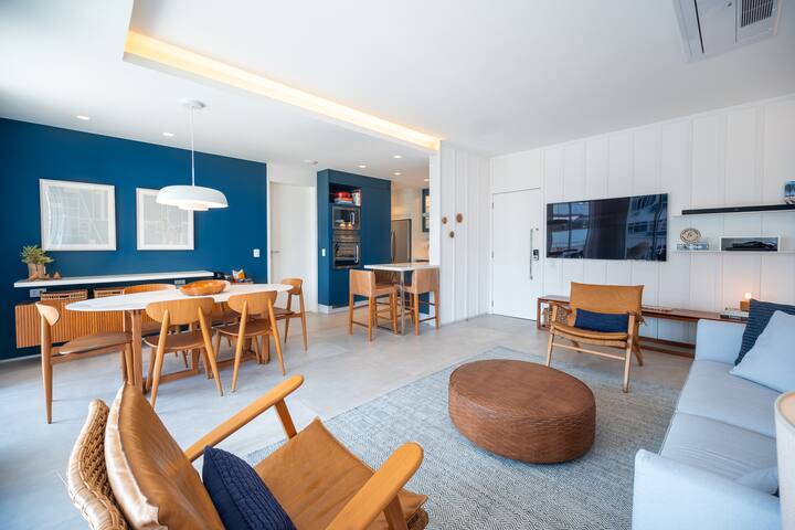 Leblon | 3BR, Renovated, Balcony & Perfect Kitchen