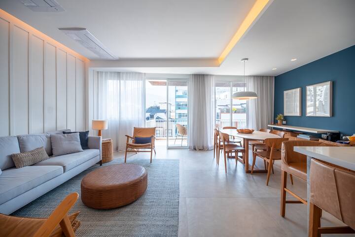 Leblon | 3BR, Renovated, Balcony & Perfect Kitchen gallery image 2