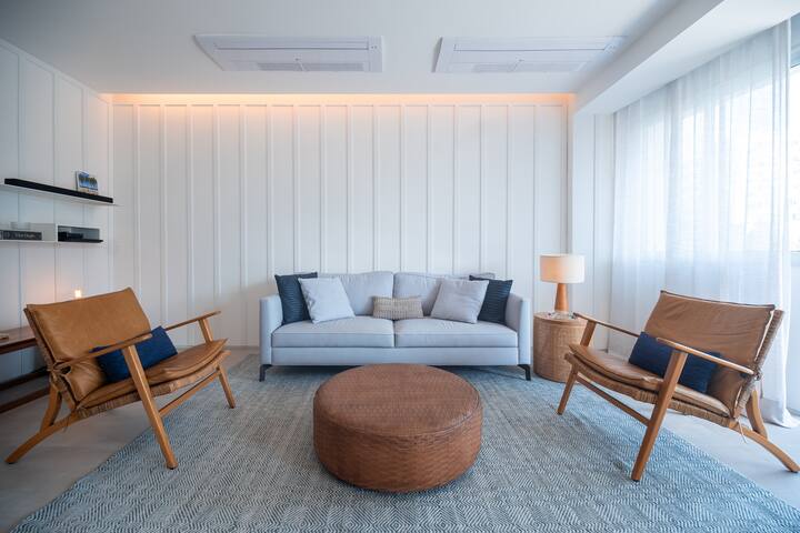 Leblon | 3BR, Renovated, Balcony & Perfect Kitchen gallery image 3