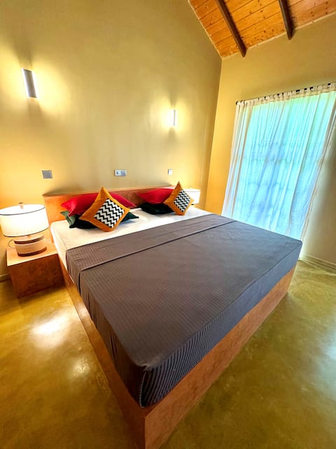 Luxe Family Suite with Lake view and fast Wi-Fi