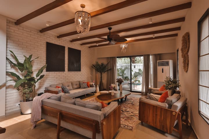 Living room image 3