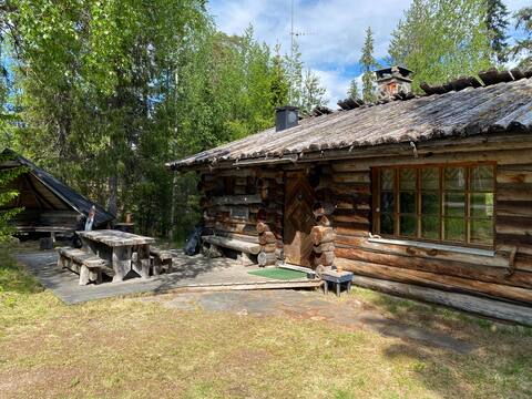 Punarinta / Robin -Cozy Log Cabin