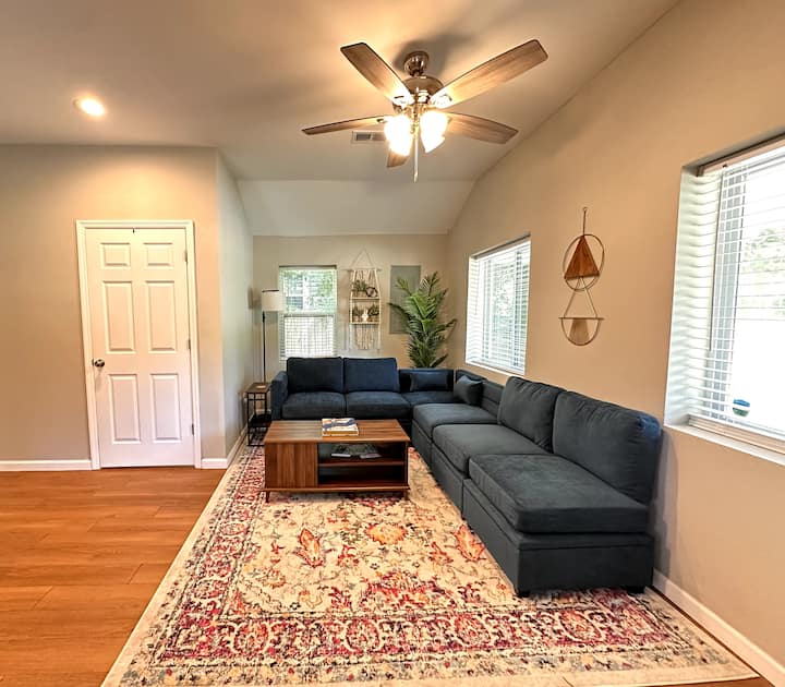 Spacious Home Near Park Circle - North Charleston, SC