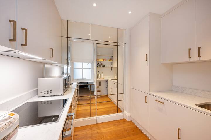 Pavilion Road 3-Bed Residence | With AC gallery image 5