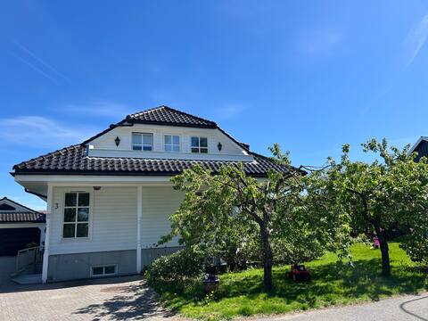 Spacious 5 bedroom house in peaceful area