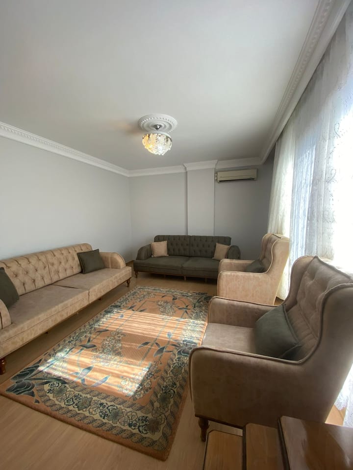 Spacious 3br Home In ŞIrinevler - İstanbul