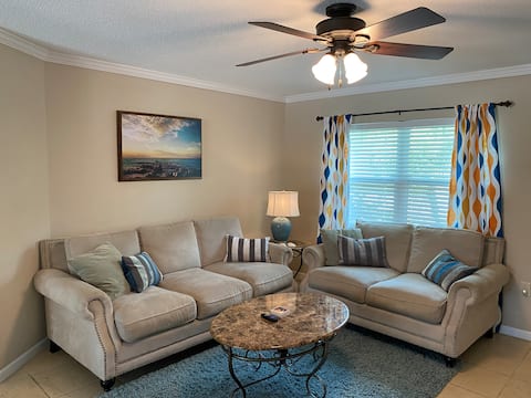 Top performing Airbnb: Renovated charmer w/ heated pool in Ridge Wood Heights