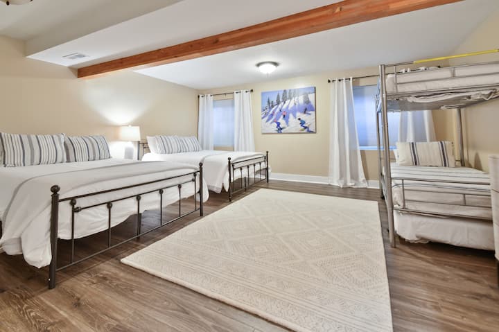 Spavaća soba 3 s bračnim krevetom na kat i 2 bračna kreveta (1,6x2)