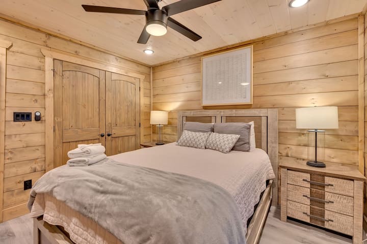 Comfortable, plushy mattresses will have you sleeping on clouds. You'll wake up feeling rested and ready to tackle the day ahead.