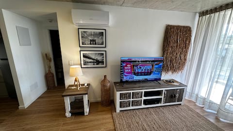 Anuncio de Airbnb popular: Apartment across from Playa Mansa for 2 people en Pinares Las Delicias