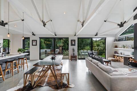 Experience, 'Alpine Style' - 180 Mountain Vista.