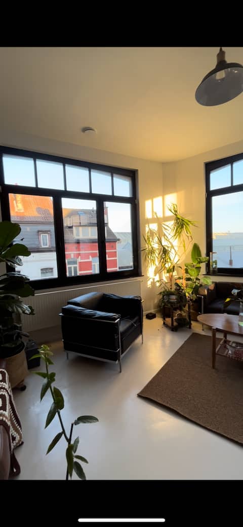 Successful Airbnb property: Beautiful apartment in St Gilles. in Saint Gilles Sint Gillis