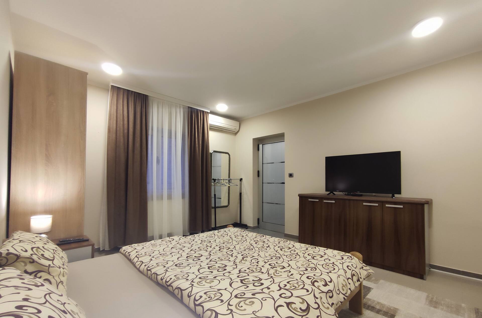 Private House/Parking 15 min from Belgrade Airport