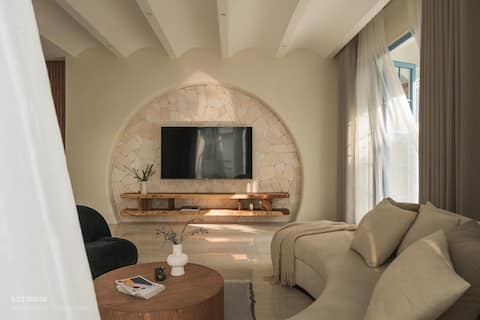 6 Brs Villa, Private pool, Billard 200m beach away