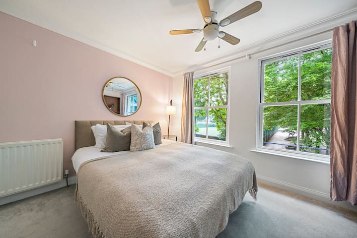 Exclusive & Comfortable Home by Old Street Station gallery image 3