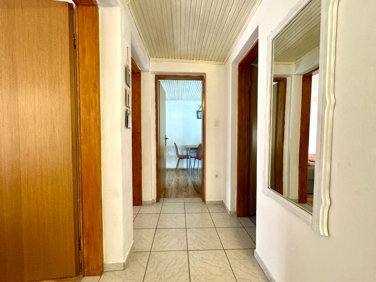 Apartman Lora 1