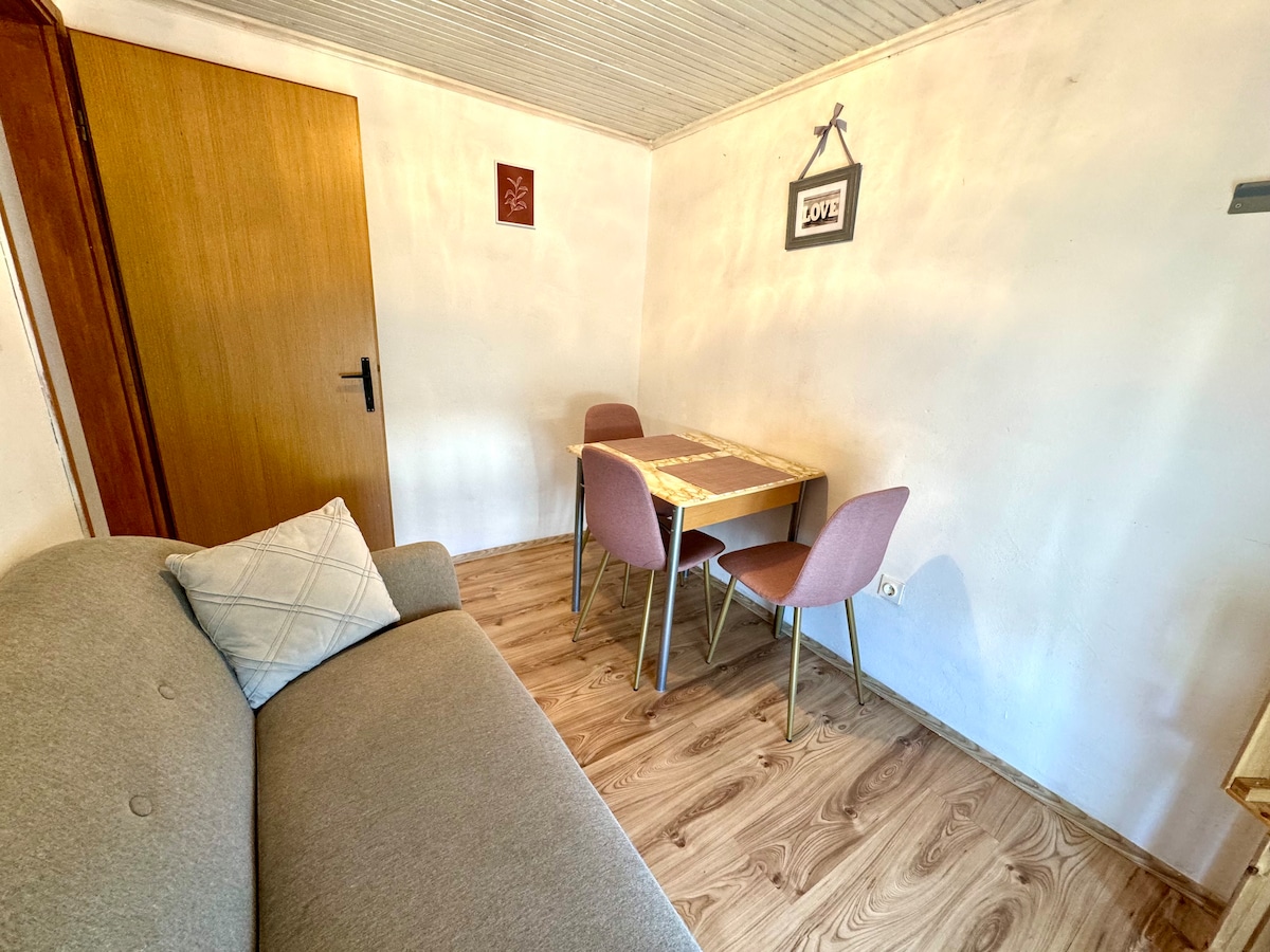 Apartman Lora 1