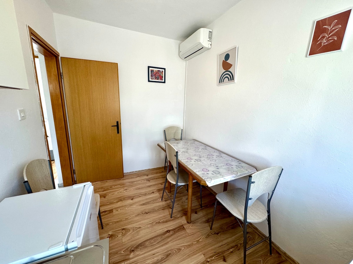 Apartman Lora 2