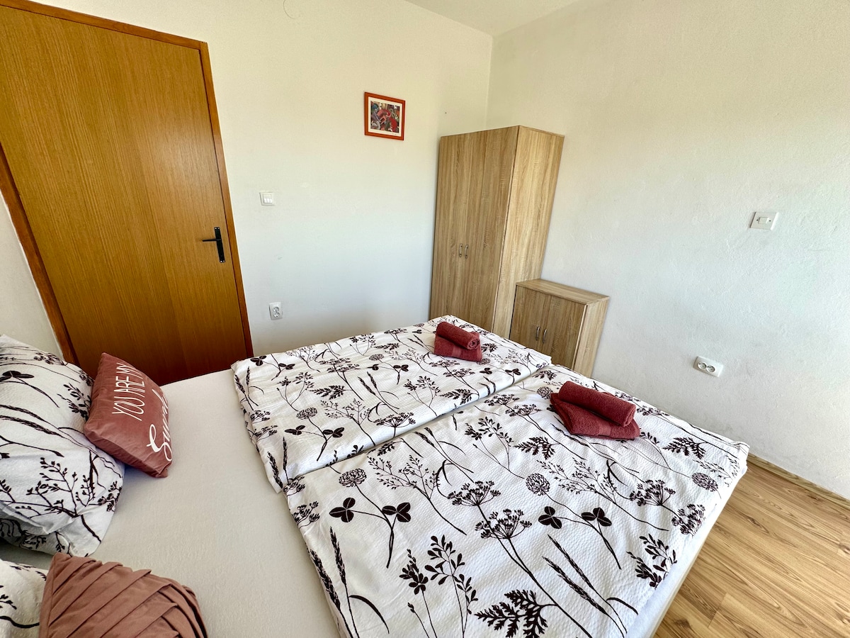 Apartman Lora 2
