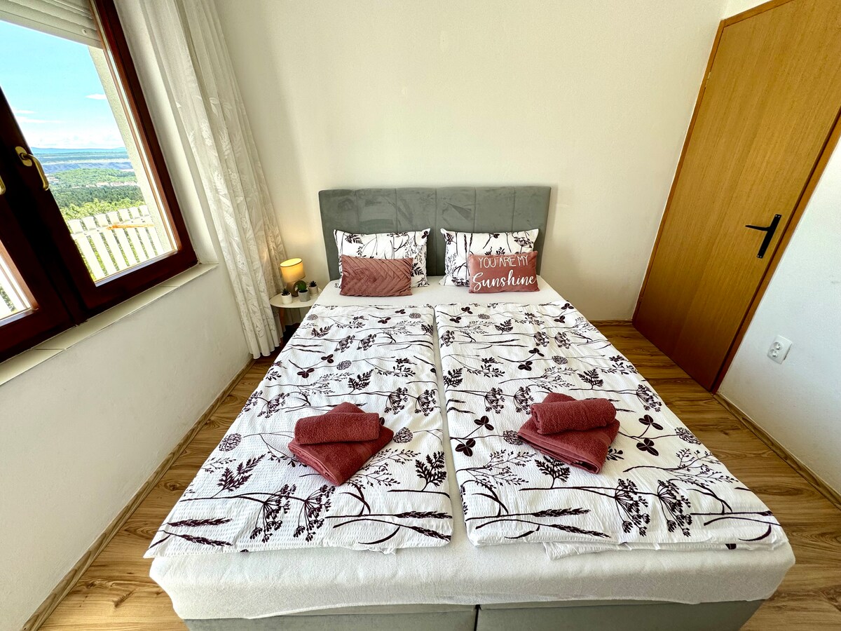 Apartman Lora 2