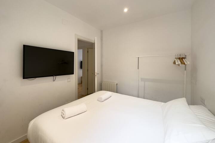 Comfy 4bedroom apartment great for families-Sants gallery image 2