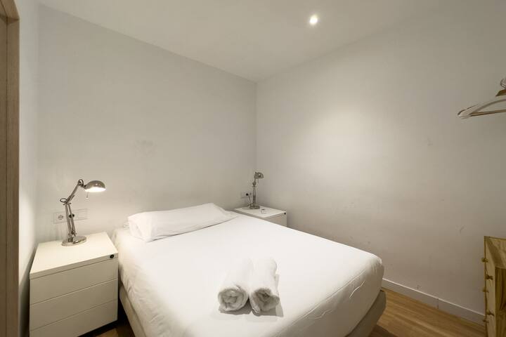 Comfy 4bedroom apartment great for families-Sants gallery image 4