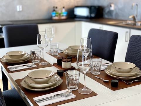 (B) Experience a Cozy Getaway Near Preikestolen