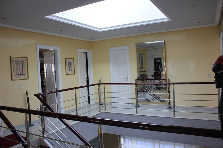 Magnífica casa con piscina gallery image 3