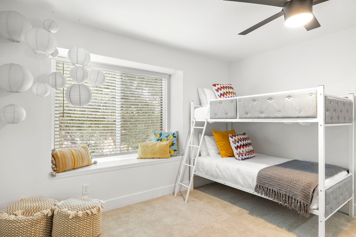 【Dormitorio #5】2x  literas (tamaño individual) para dormir un total de 4 personas