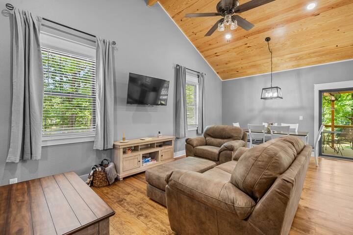 Living room image 1