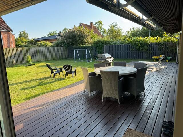 Stor villa – centralt i byen gallery image 5