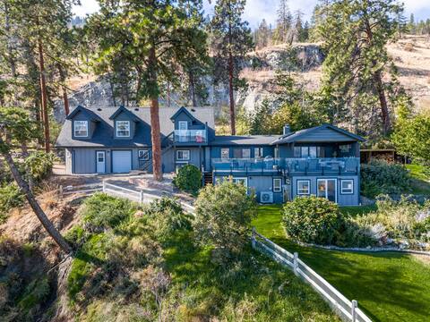 Elegant 6-Bedroom House, w/ Lakehouse & Beach