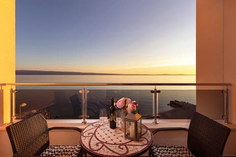 Spacious Beachfront Apartment Tanita No.1