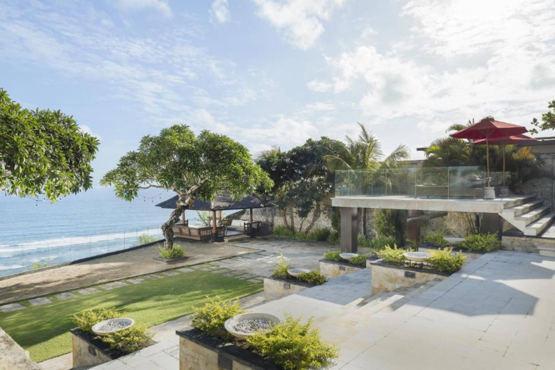 Exclusive Ocean Panorama 7 Bedroom Private Villa in Uluwatu 3