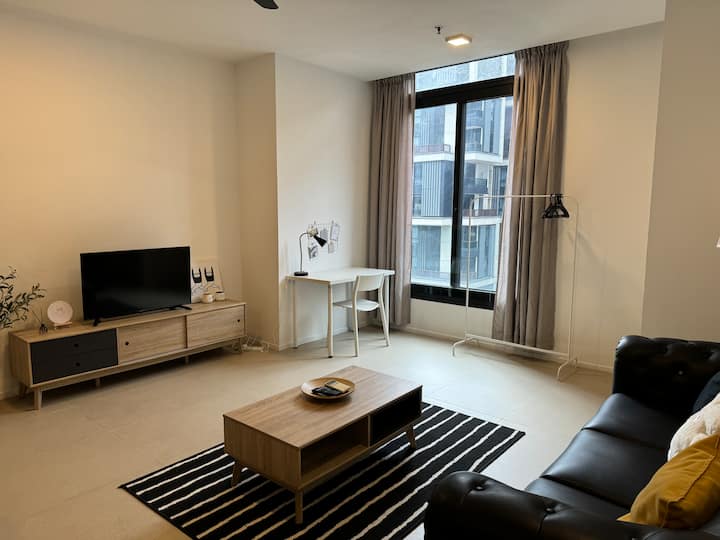 1-5 Pax Minimalist & Stylish @ Arcoris Mont Kiara - Kuala Lumpur