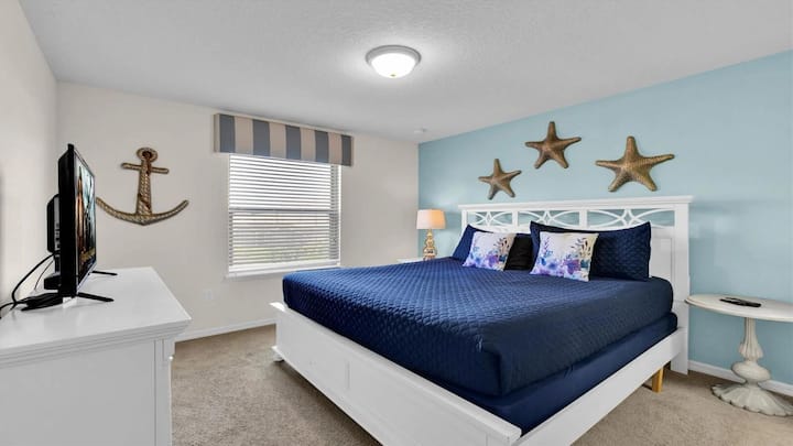 Დაიძინეთ ჰონორარივით ჩვენს ლუქს-კლასის დიდ საძინებელში