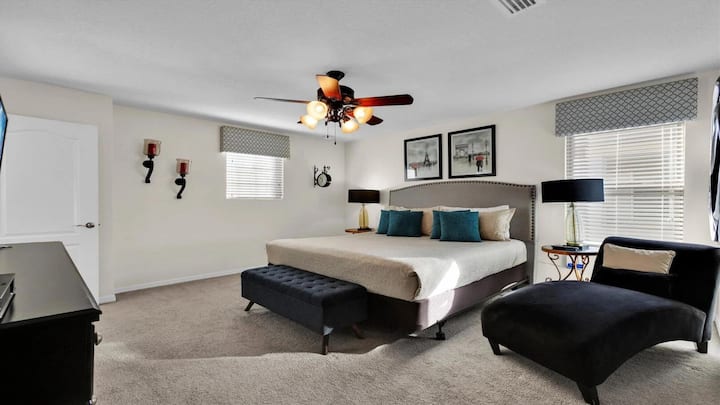 Დაიძინეთ ჰონორარივით ჩვენს ლუქს-კლასის დიდ საძინებელში