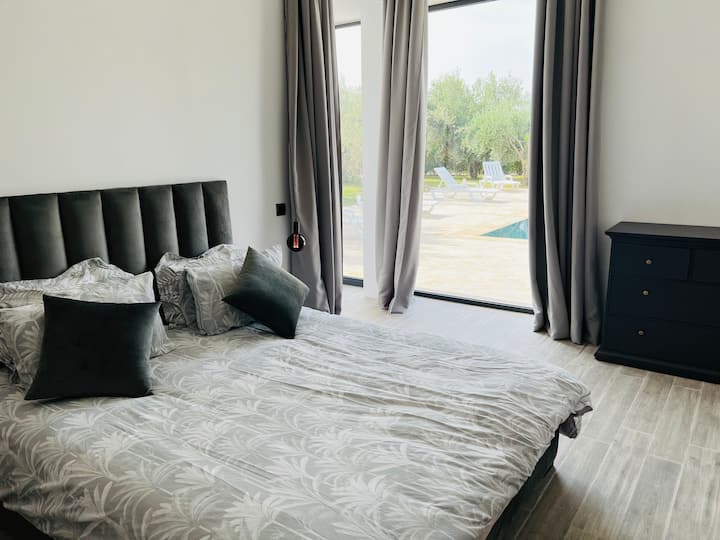 غرفة النوم 2