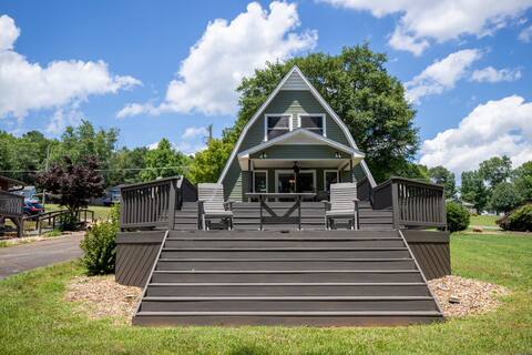 Lake Bowen, Ideal for long stays, boat dock, deck
