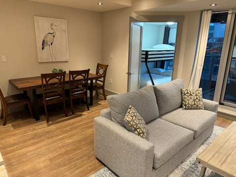 Top performing Airbnb: Stylish central two bed, parking in Downtown Halifax