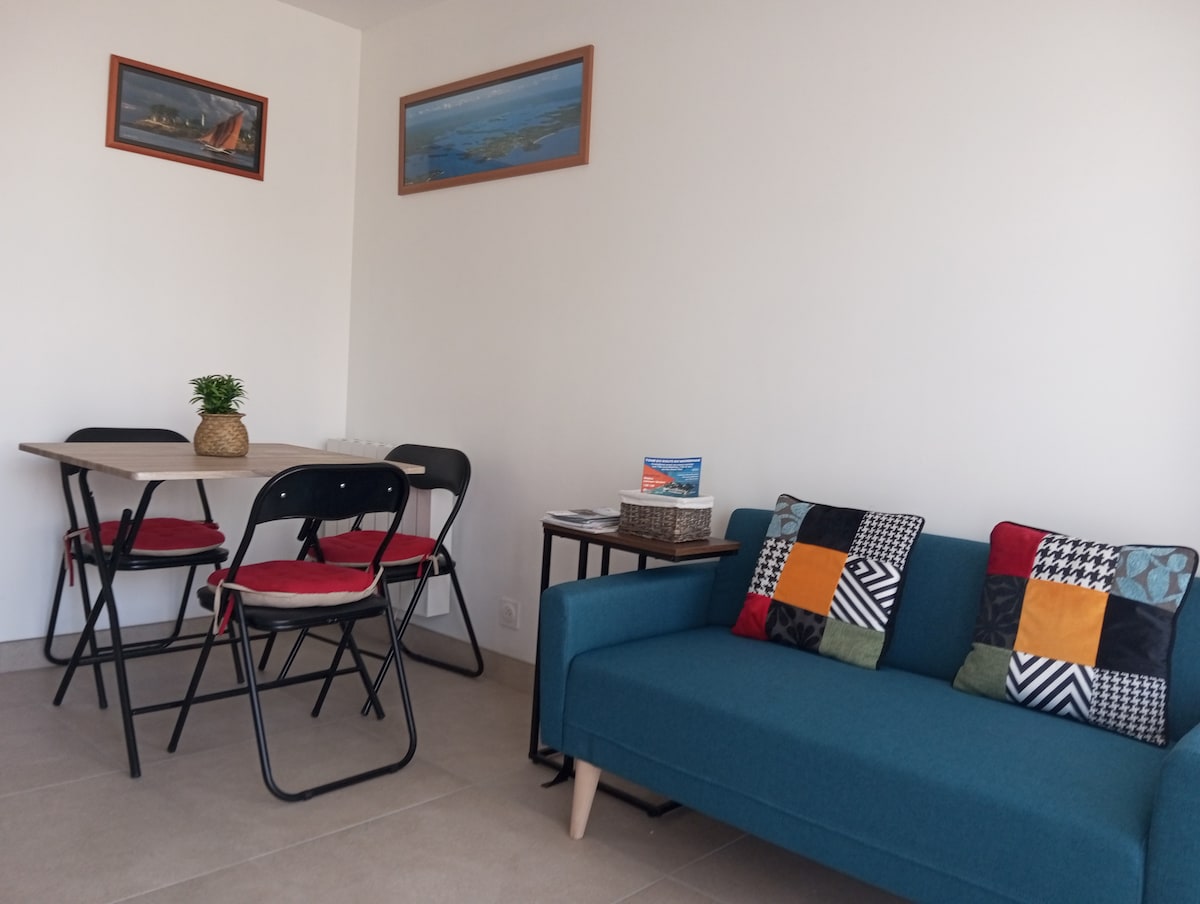 Popular Airbnb listing: Duplex apartment, walking distance to the beach in Erdeven