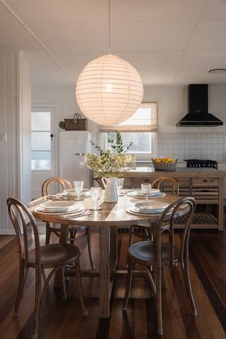 Elsie’s Cottage. Luxury Listing. gallery image 4