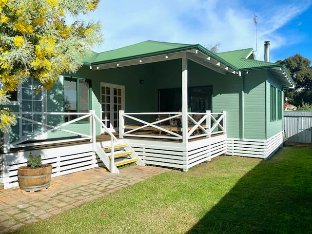 Town Hideaway – Sleeps 6