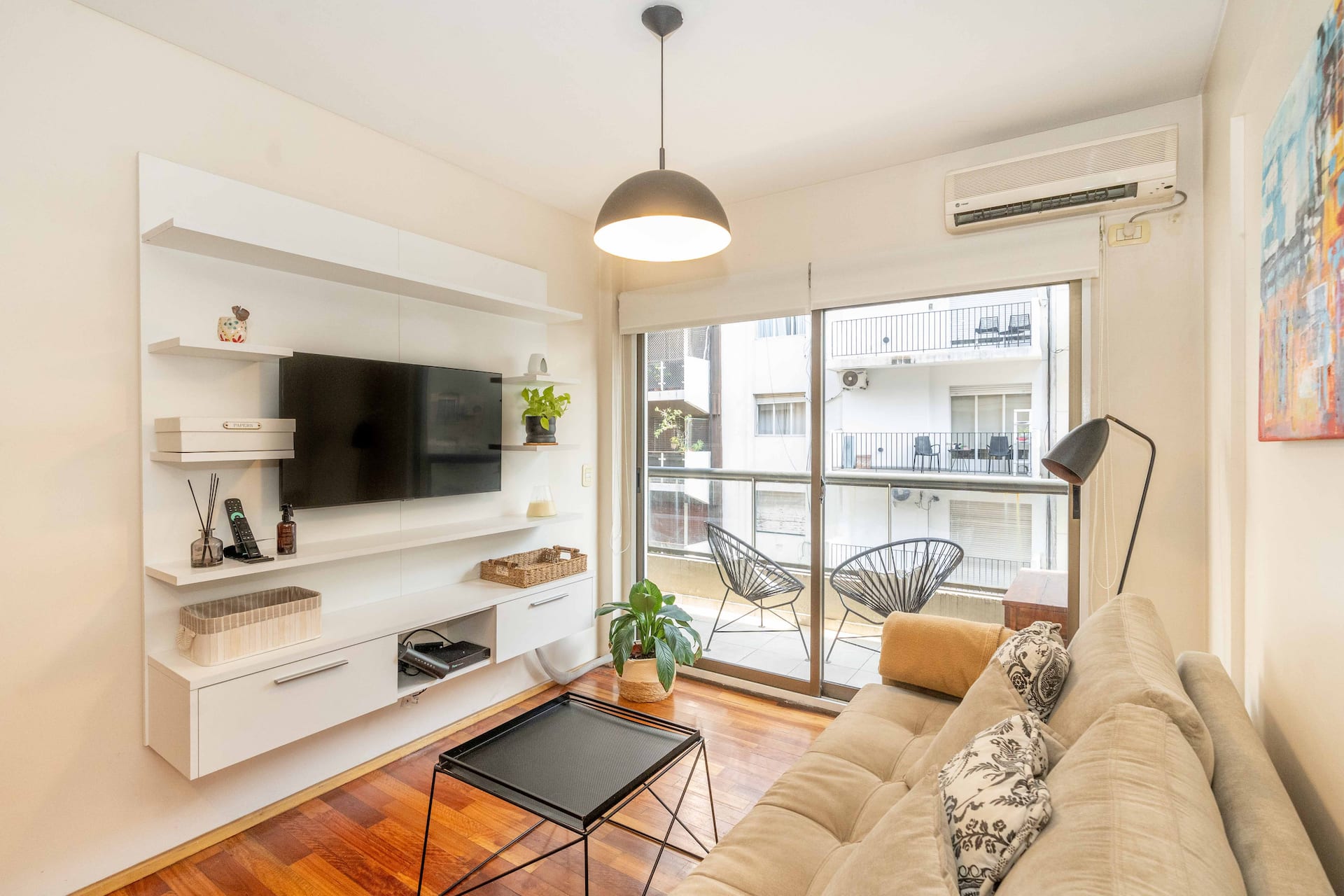 Chic 1-Bedroom Apartment + WorkSpace in Recoleta!