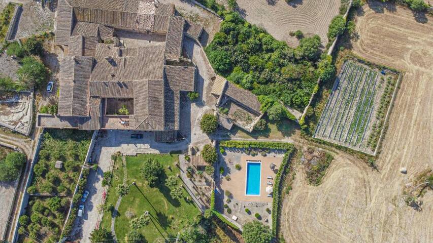 Son Costa, villa típica mallorquina con piscina gallery image 2