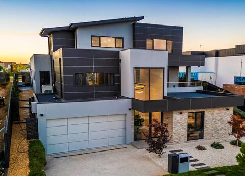 Large & Stylish - Home at Denman Prospect ACT