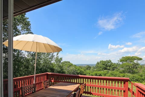 Family-Friendly Retreat near Cornell & Downtown