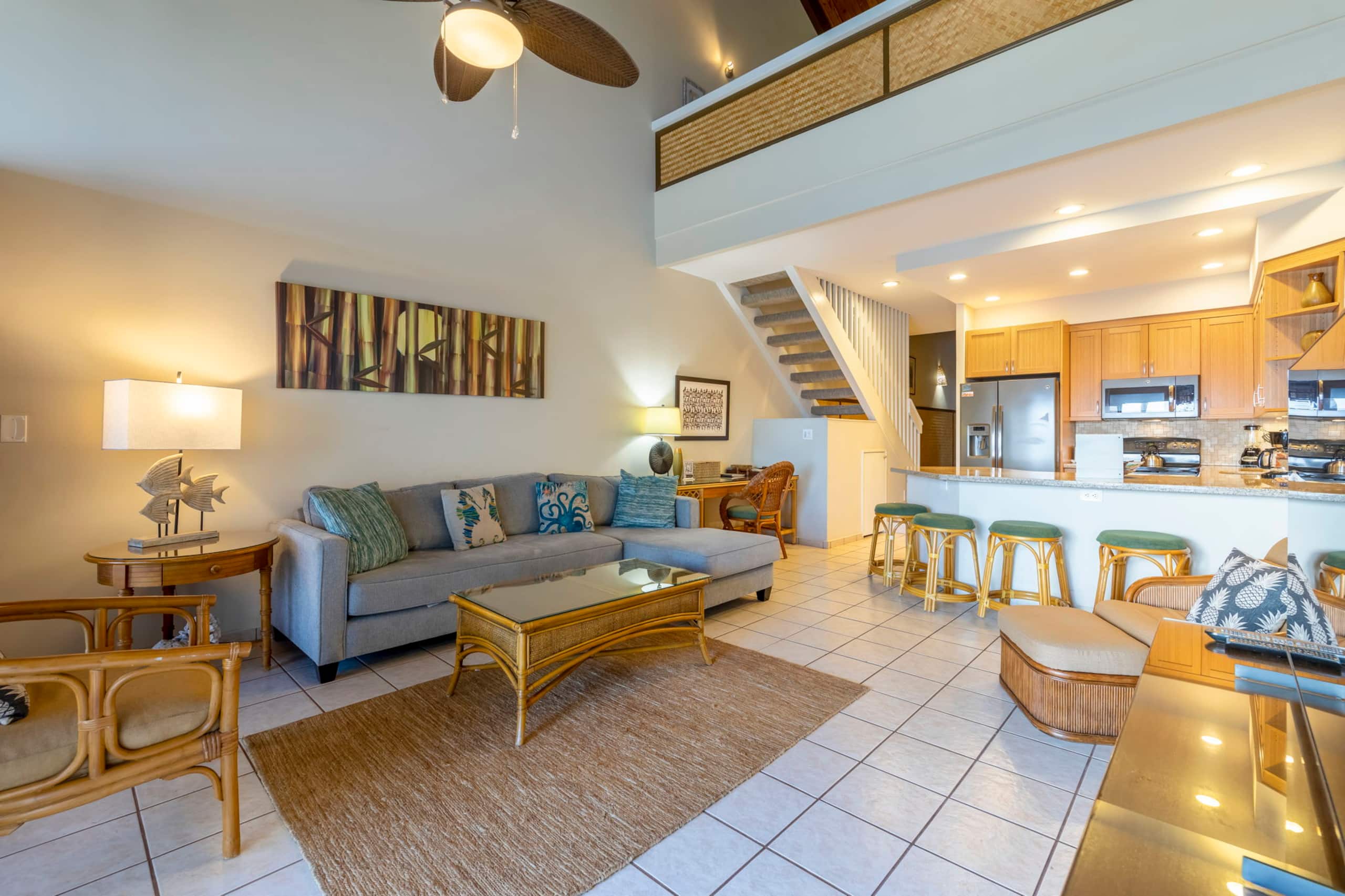 Oceanfront spacious condo, updated, private beach - Image 8
