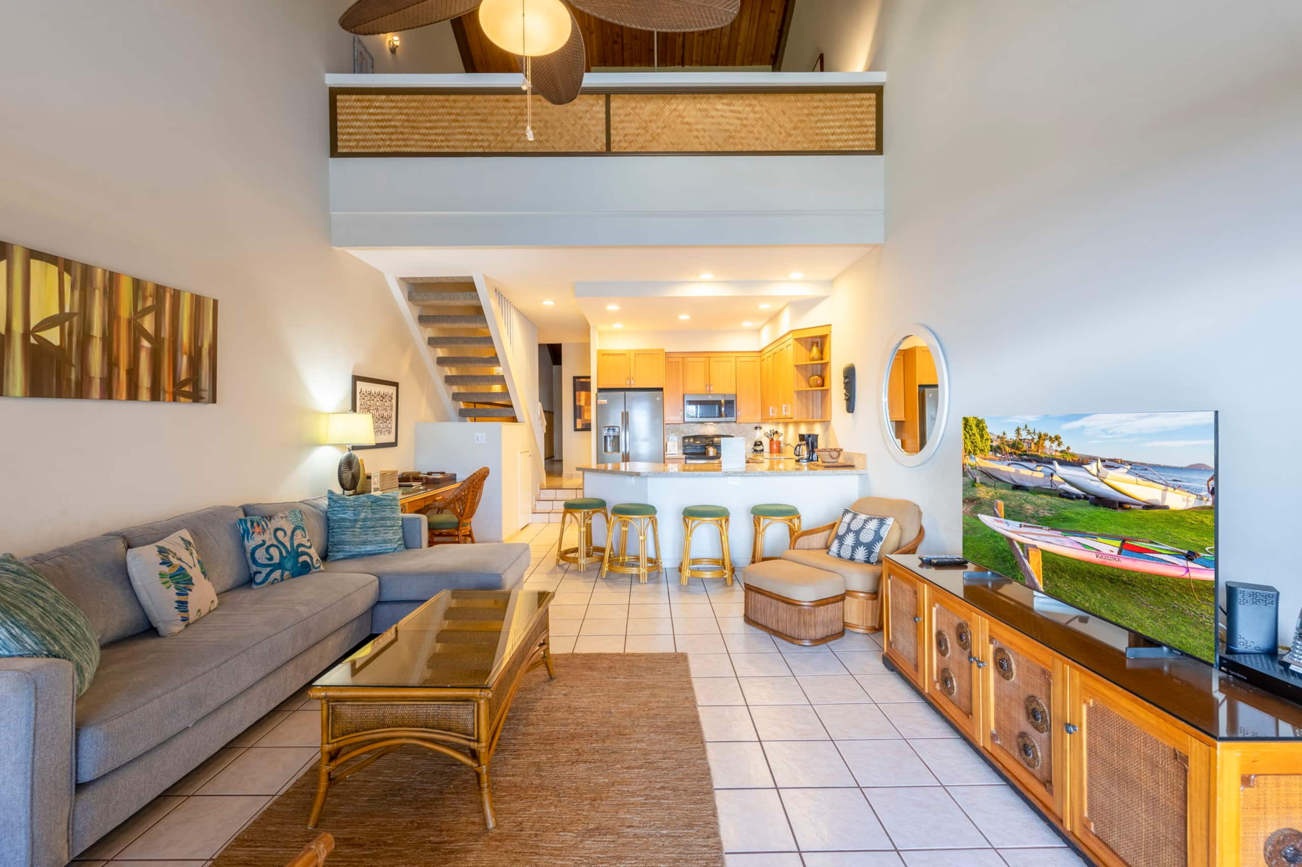 Oceanfront spacious condo, updated, private beach - Image 5