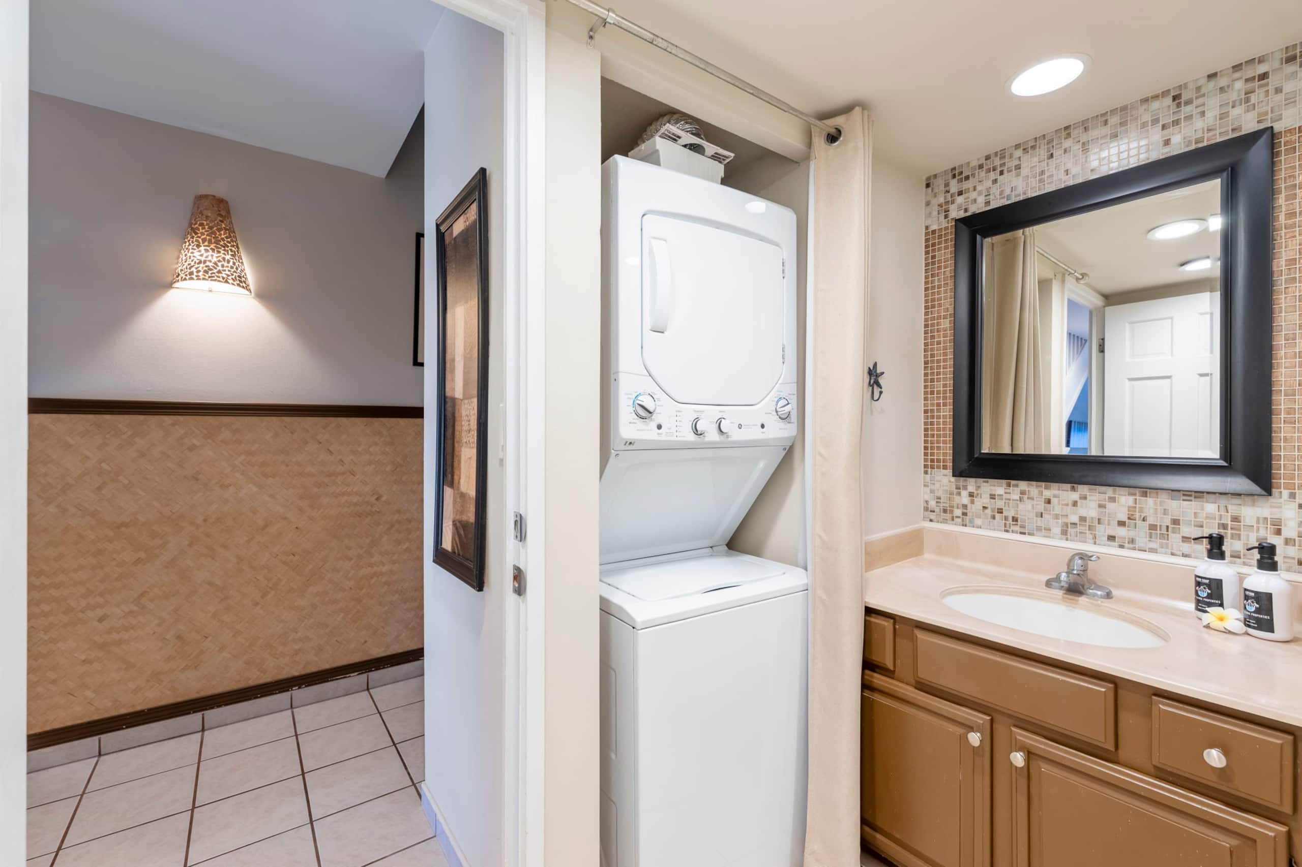 Oceanfront spacious condo, updated, private beach - Image 22